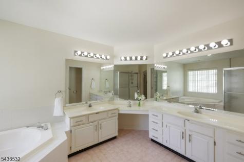 48 Huntington Road Bernards NJ 07920