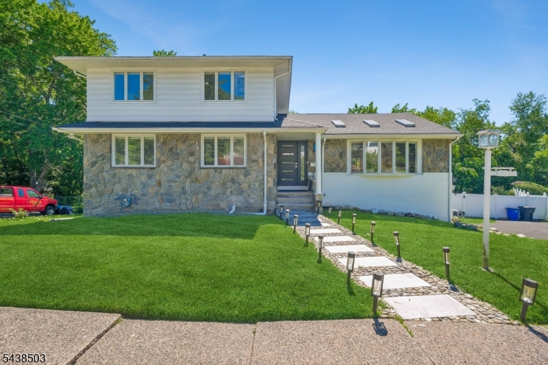 13 Munsey Road Emerson NJ 07630