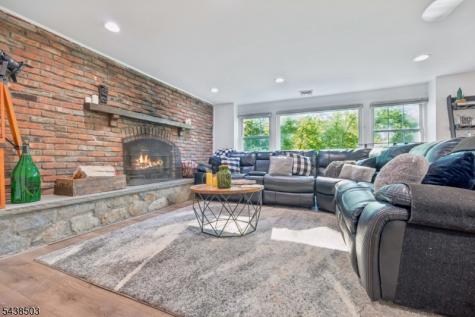 13 Munsey Road Emerson NJ 07630