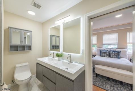 25 Cloverhill Place Montclair NJ 07042