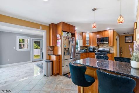 132 Parkside Road Plainfield NJ 07060
