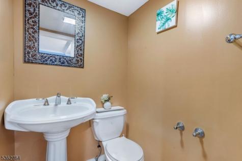 132 Parkside Road Plainfield NJ 07060