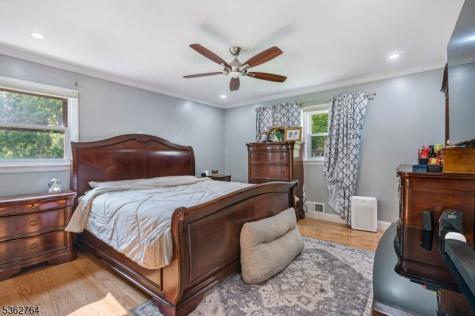 132 Parkside Road Plainfield NJ 07060