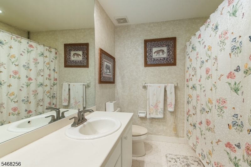 19 Coggins Lane West Orange NJ 07052