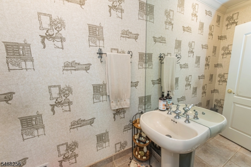 19 Coggins Lane West Orange NJ 07052