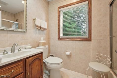 20 Kew Drive Springfield NJ 07081