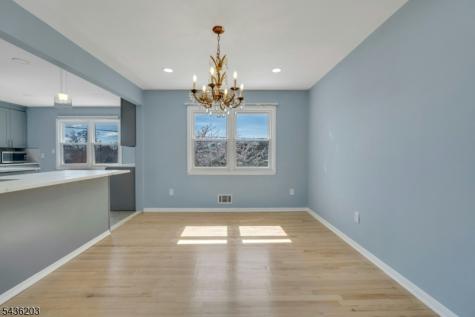 162 Grove Avenue Verona NJ 07044
