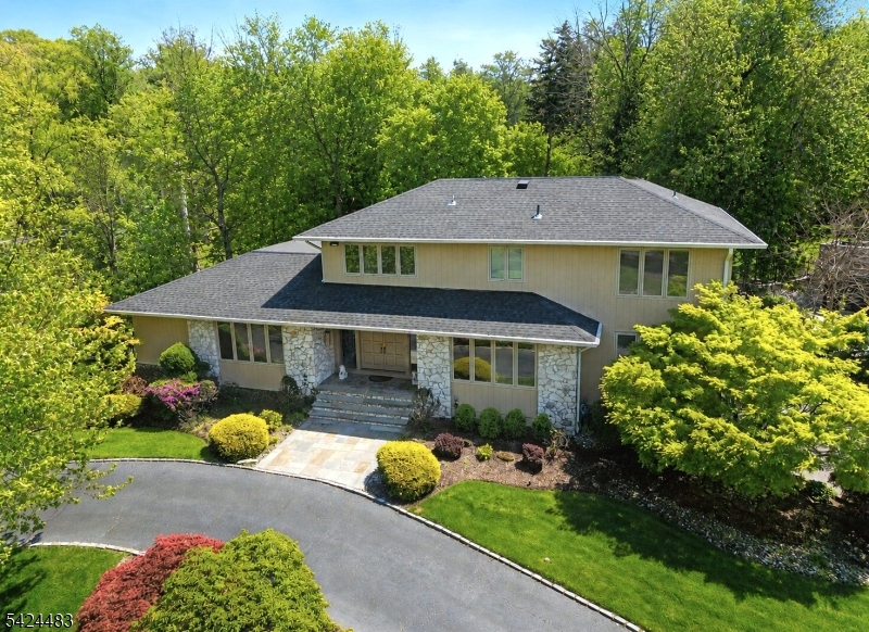 47 Cayuga Way Millburn NJ 07078