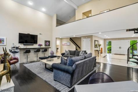 47 Cayuga Way Millburn NJ 07078