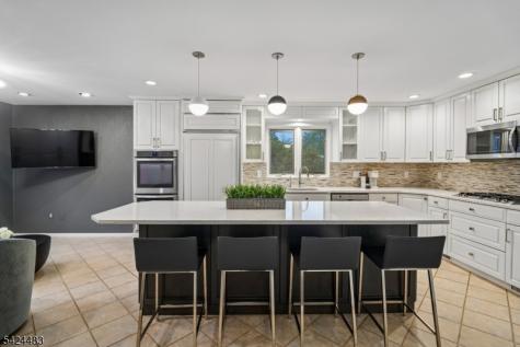 47 Cayuga Way Millburn NJ 07078