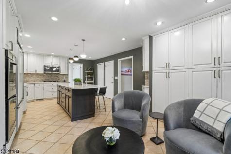 47 Cayuga Way Millburn NJ 07078