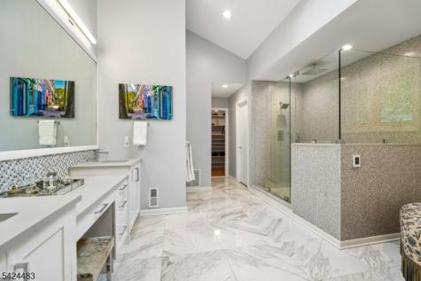 47 Cayuga Way Millburn NJ 07078