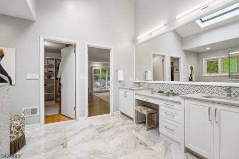 47 Cayuga Way Millburn NJ 07078