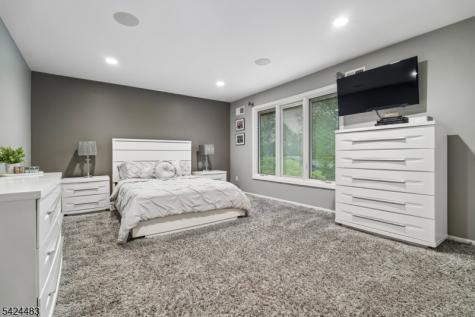 47 Cayuga Way Millburn NJ 07078