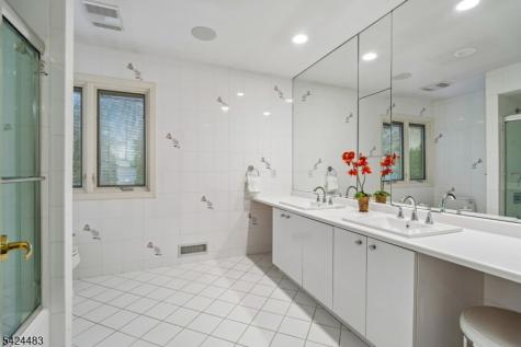 47 Cayuga Way Millburn NJ 07078