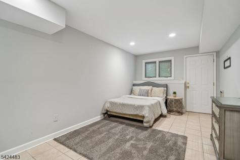 47 Cayuga Way Millburn NJ 07078