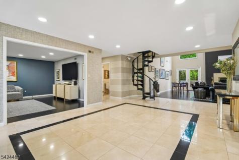 47 Cayuga Way Millburn NJ 07078