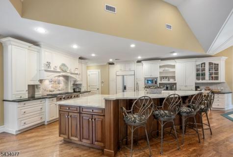 68 Brams Hill Drive Mahwah NJ 07430