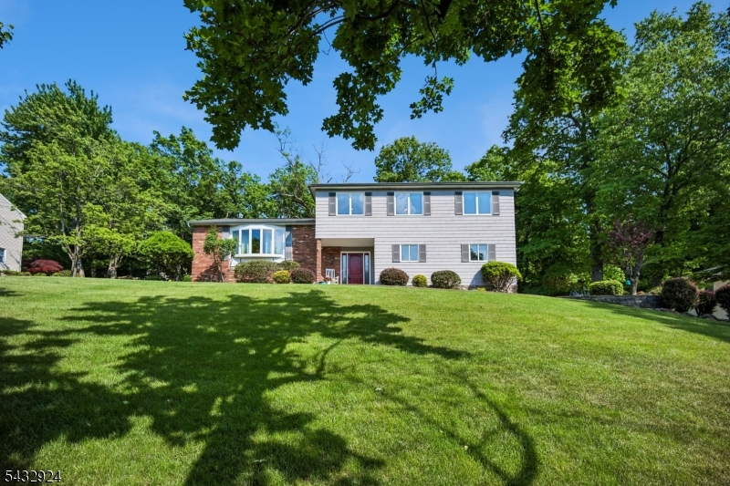 17 Stonewall Drive Livingston NJ 07039