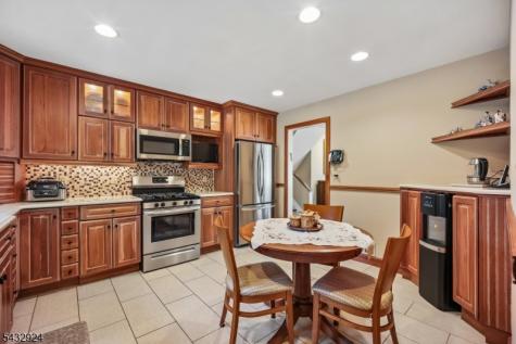 17 Stonewall Drive Livingston NJ 07039