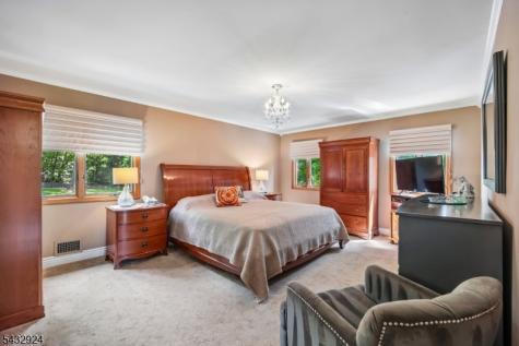 17 Stonewall Drive Livingston NJ 07039