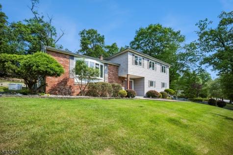 17 Stonewall Drive Livingston NJ 07039