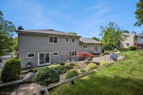 17 Stonewall Drive Livingston NJ 07039