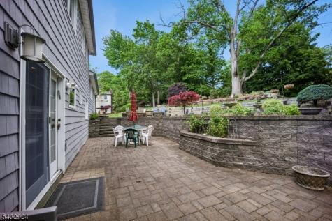 17 Stonewall Drive Livingston NJ 07039