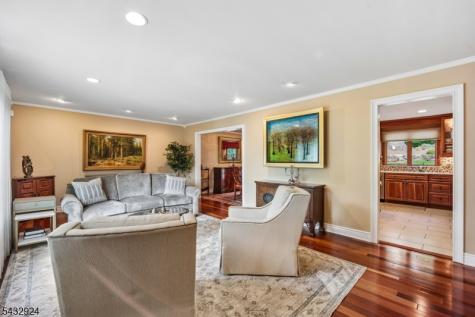 17 Stonewall Drive Livingston NJ 07039