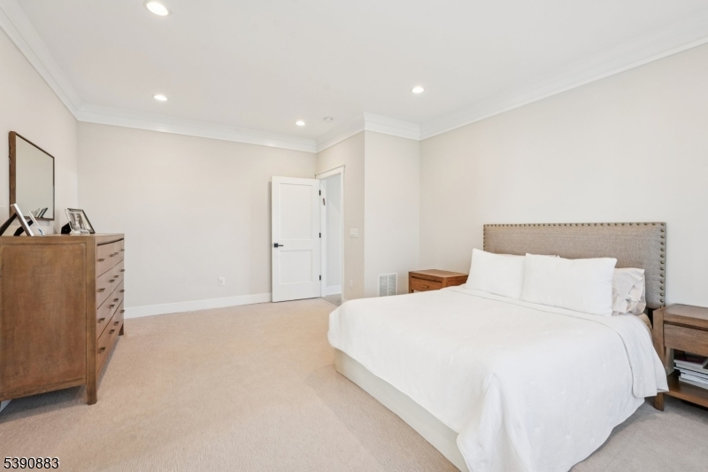 30 Juniper Court Cedar Grove NJ 07009
