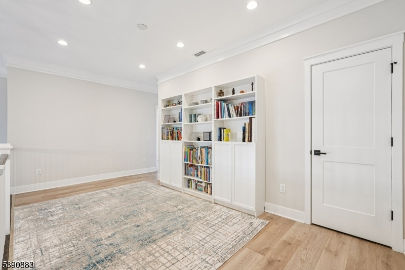 30 Juniper Court Cedar Grove NJ 07009