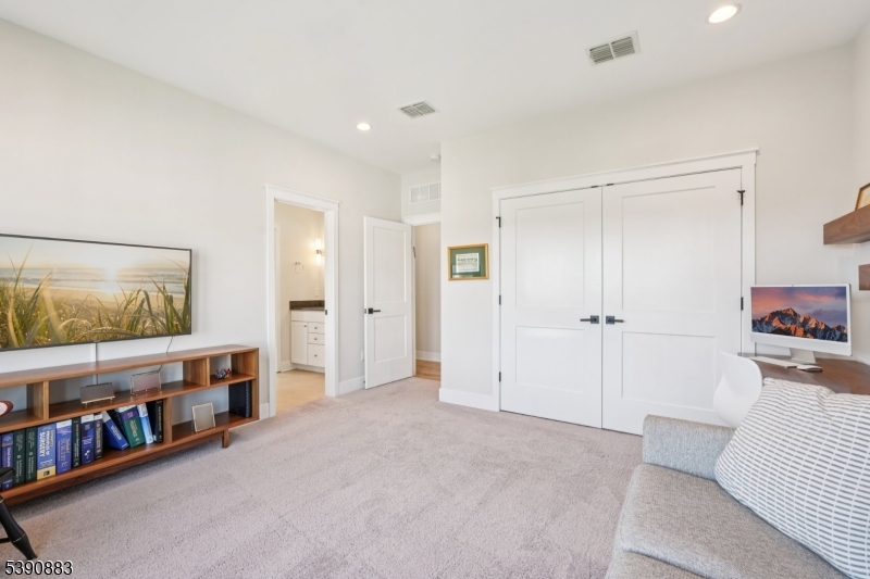 30 Juniper Court Cedar Grove NJ 07009