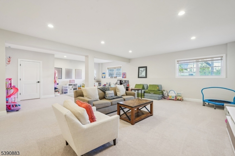 30 Juniper Court Cedar Grove NJ 07009