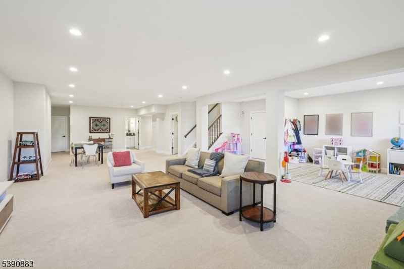 30 Juniper Court Cedar Grove NJ 07009