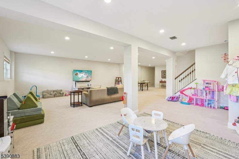 30 Juniper Court Cedar Grove NJ 07009