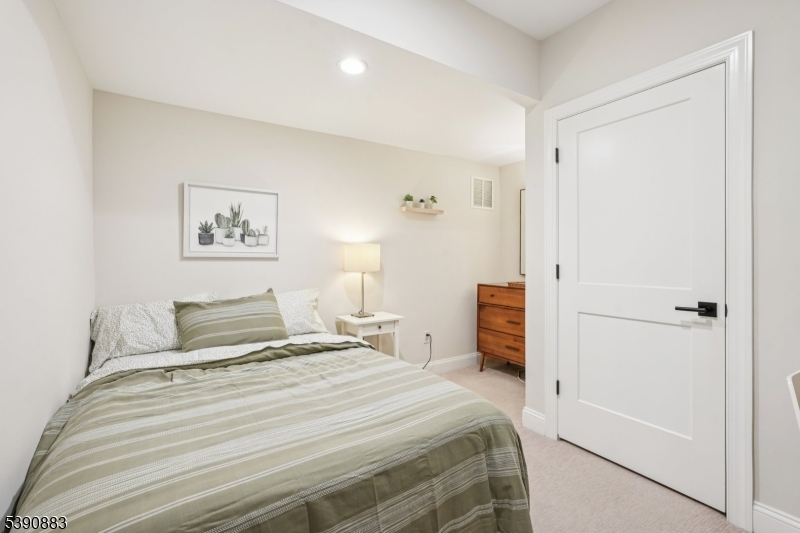 30 Juniper Court Cedar Grove NJ 07009