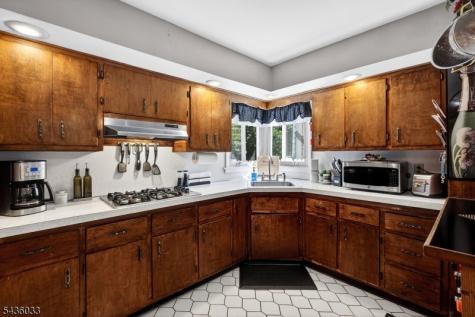 73 James Avenue Clark NJ 07066