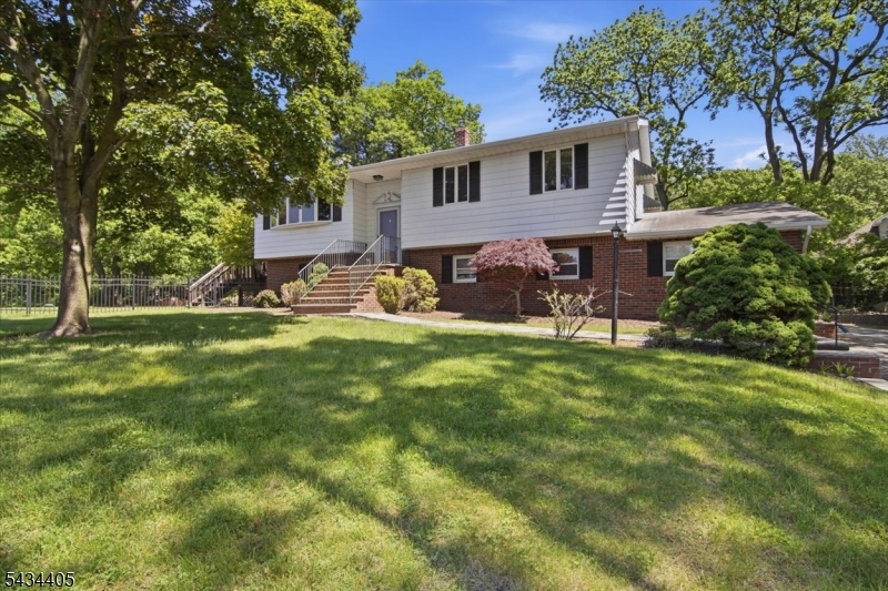 2 Grey Terrace Woodland Park NJ 07424
