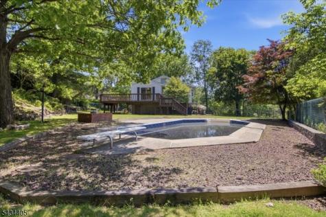 2 Grey Terrace Woodland Park NJ 07424