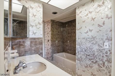 2 Grey Terrace Woodland Park NJ 07424