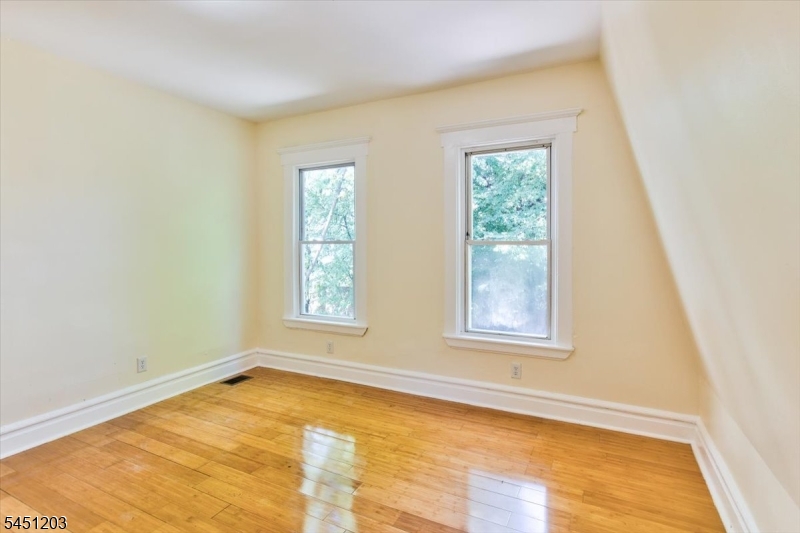 31 Voorhees Street Newark NJ 07108