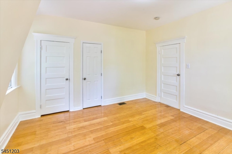 31 Voorhees Street Newark NJ 07108