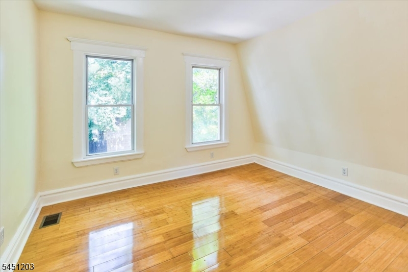 31 Voorhees Street Newark NJ 07108