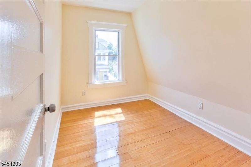 31 Voorhees Street Newark NJ 07108