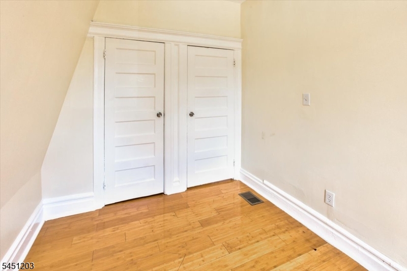 31 Voorhees Street Newark NJ 07108