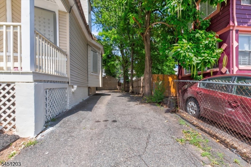 31 Voorhees Street Newark NJ 07108