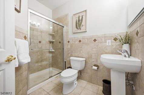 654 Skyline Drive Jefferson NJ 07849