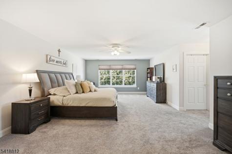 654 Skyline Drive Jefferson NJ 07849