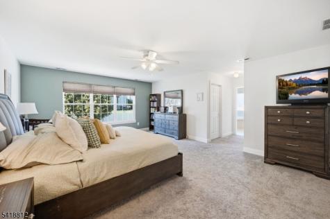 654 Skyline Drive Jefferson NJ 07849