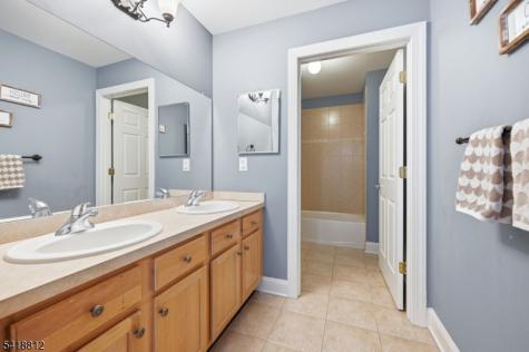 654 Skyline Drive Jefferson NJ 07849
